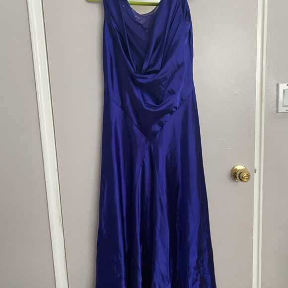 Beautiful Patra Purple Sleeveless Evening Dress.              Size 8 - Picture 4 of 11